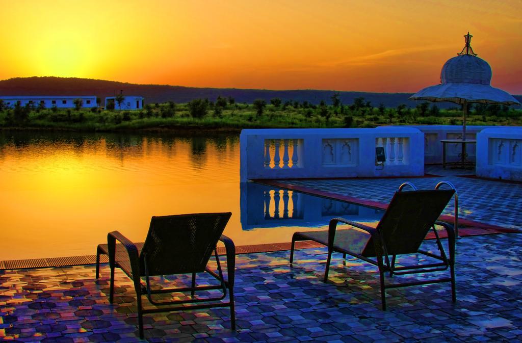 Juesta Lake Nahargarh Palace, Chittorgarh Pārsoli 外观 照片
