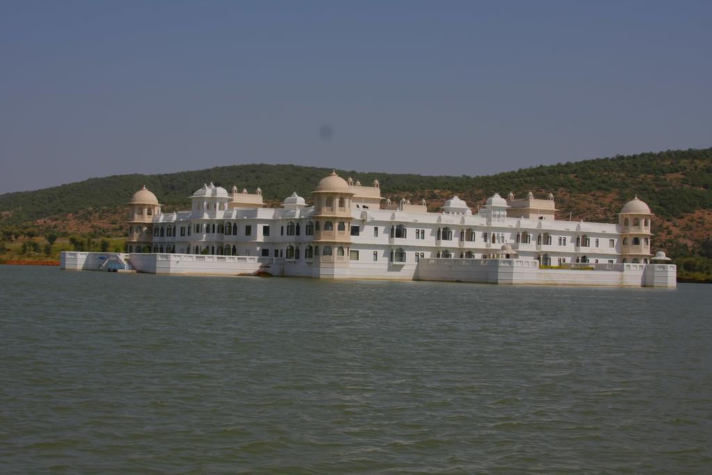 Juesta Lake Nahargarh Palace, Chittorgarh Pārsoli 外观 照片
