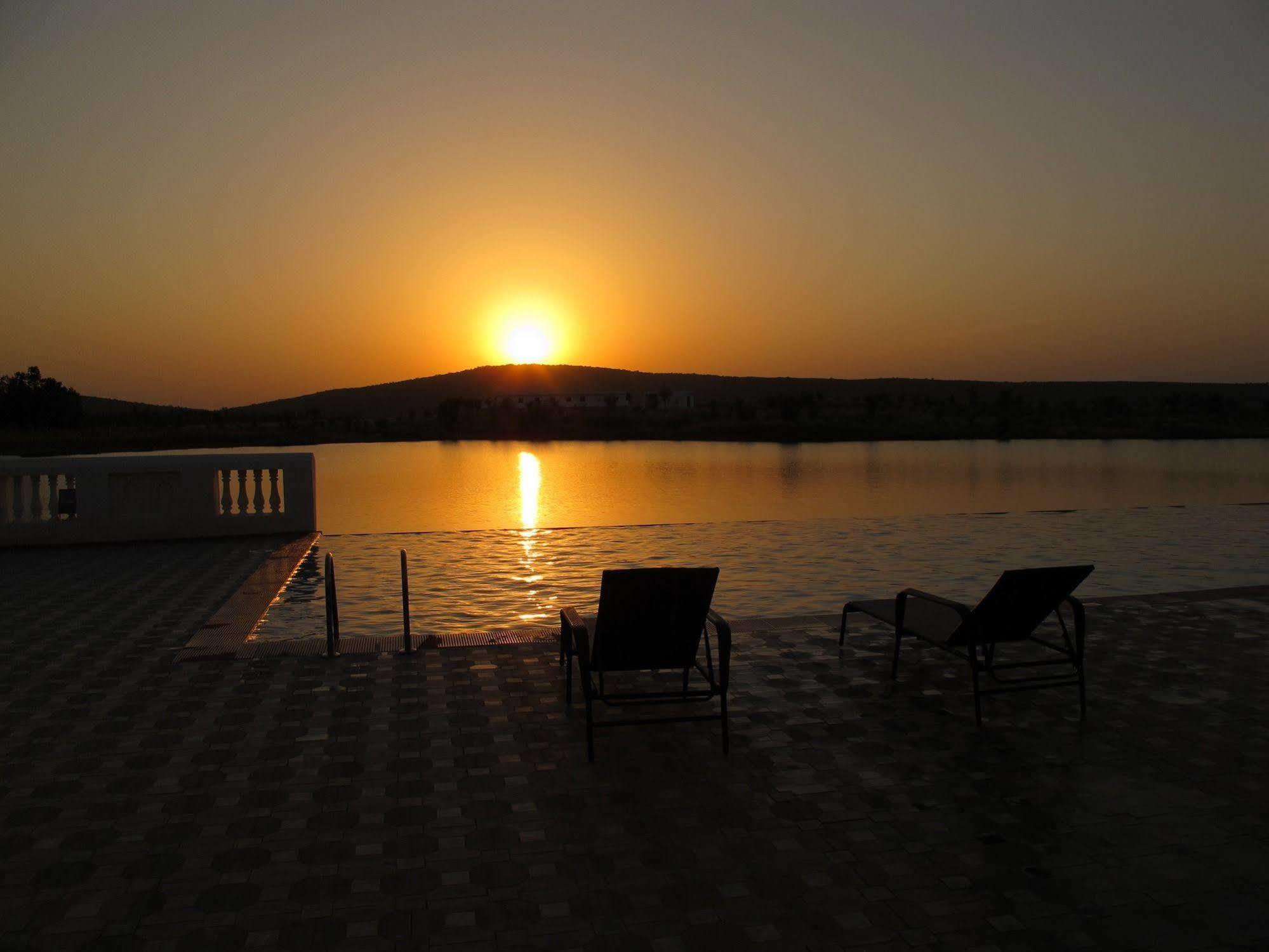 Juesta Lake Nahargarh Palace, Chittorgarh Pārsoli 外观 照片